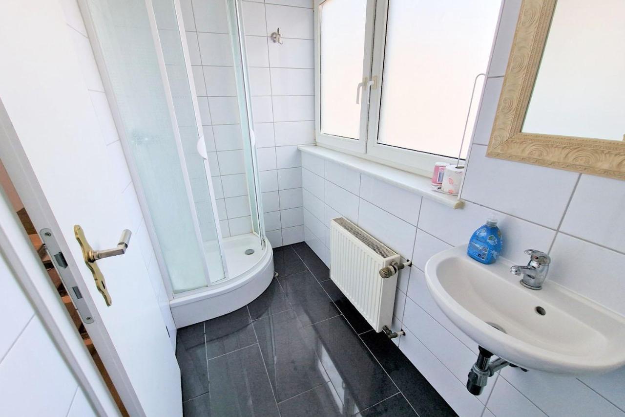 קלן Cozy Apartments In Muelheim מראה חיצוני תמונה